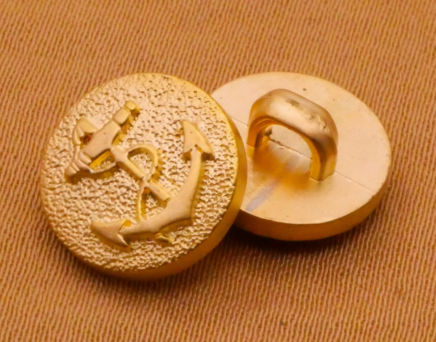Anchor Soft Gold Plastic Set of Five Buttons 11mm
