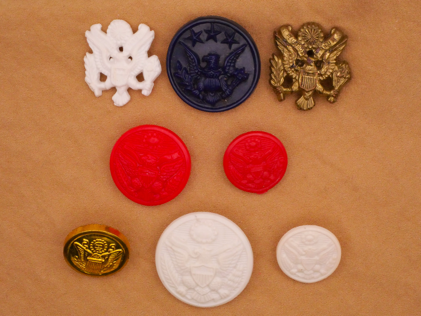 Great Seal Eagle Vintage Plastic Button Various 15-22mm