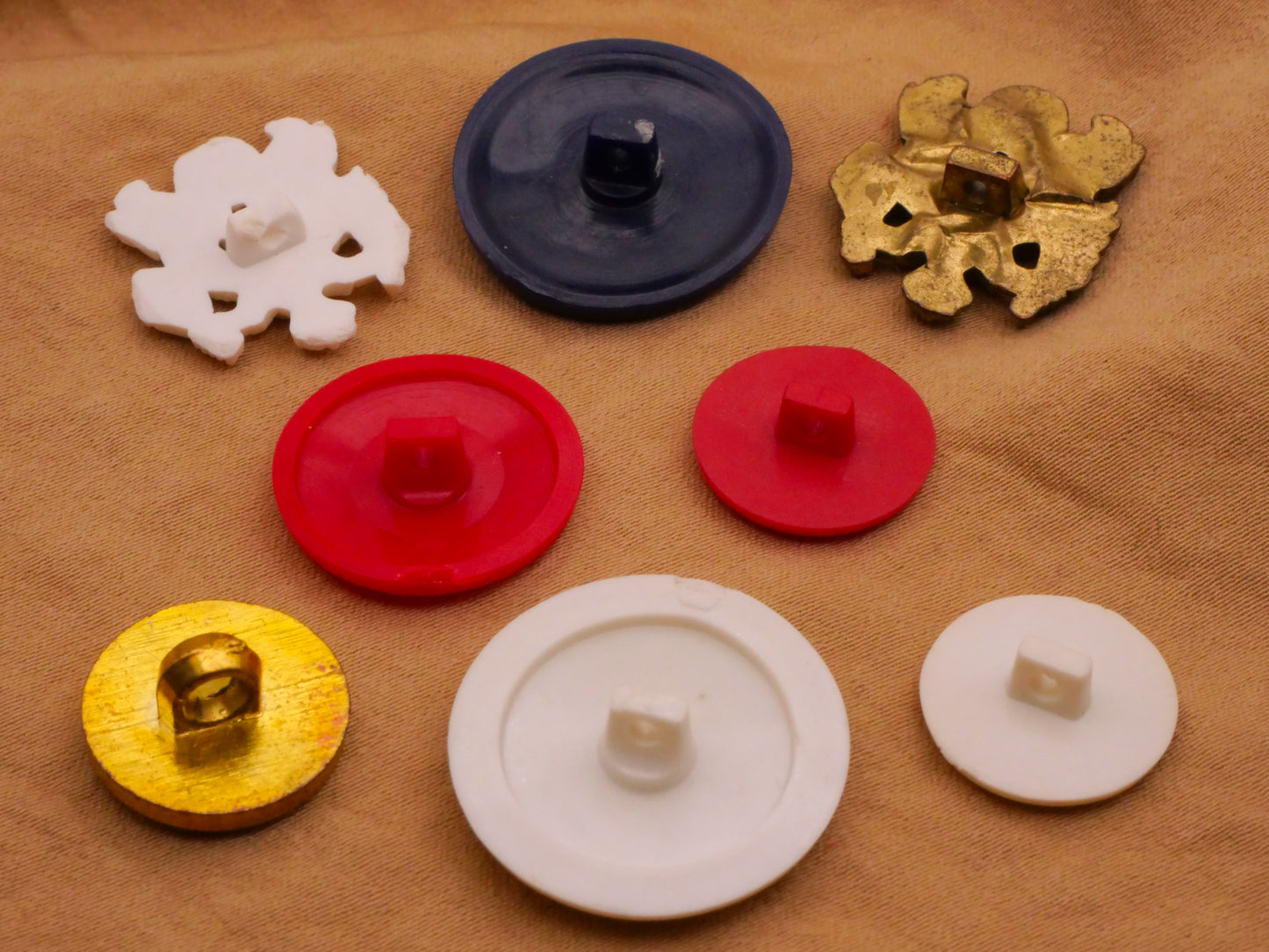 Great Seal Eagle Vintage Plastic Button Various 15-22mm