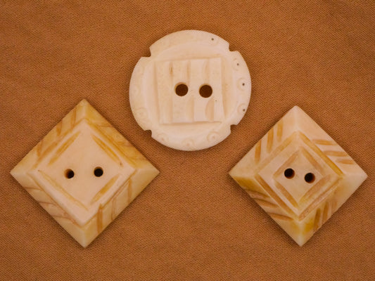 Tribal Design Carved Bone Horn Sew-Thru Button Various 17-21mm