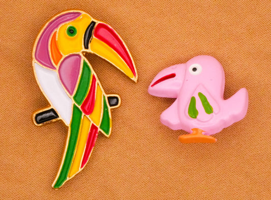 Toucan Tropical Bird Enamel Metal or Plastic Button Various 15-32mm