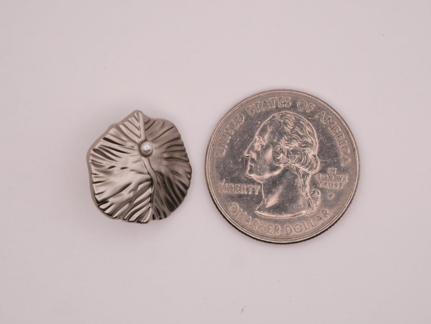Lily Pad Leaf Faux Pearl Silver Metal Button 18mm