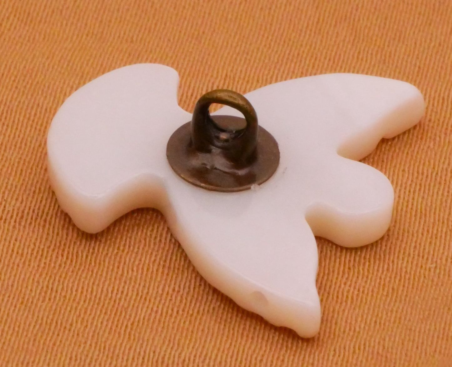 Bird Southwest Design Carved Mother of Pearl Shell Button 19x20mm
