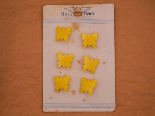Butterfly Yellow Early Plastic Carded Set of Six Buttons 14mm