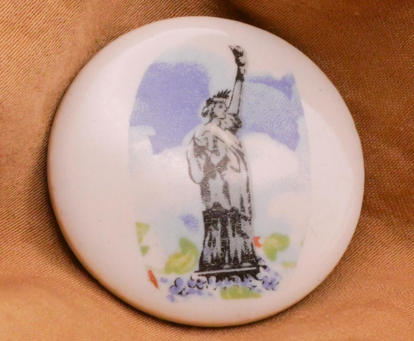 Statue of Liberty NYC Scene Ceramic Button 28mm