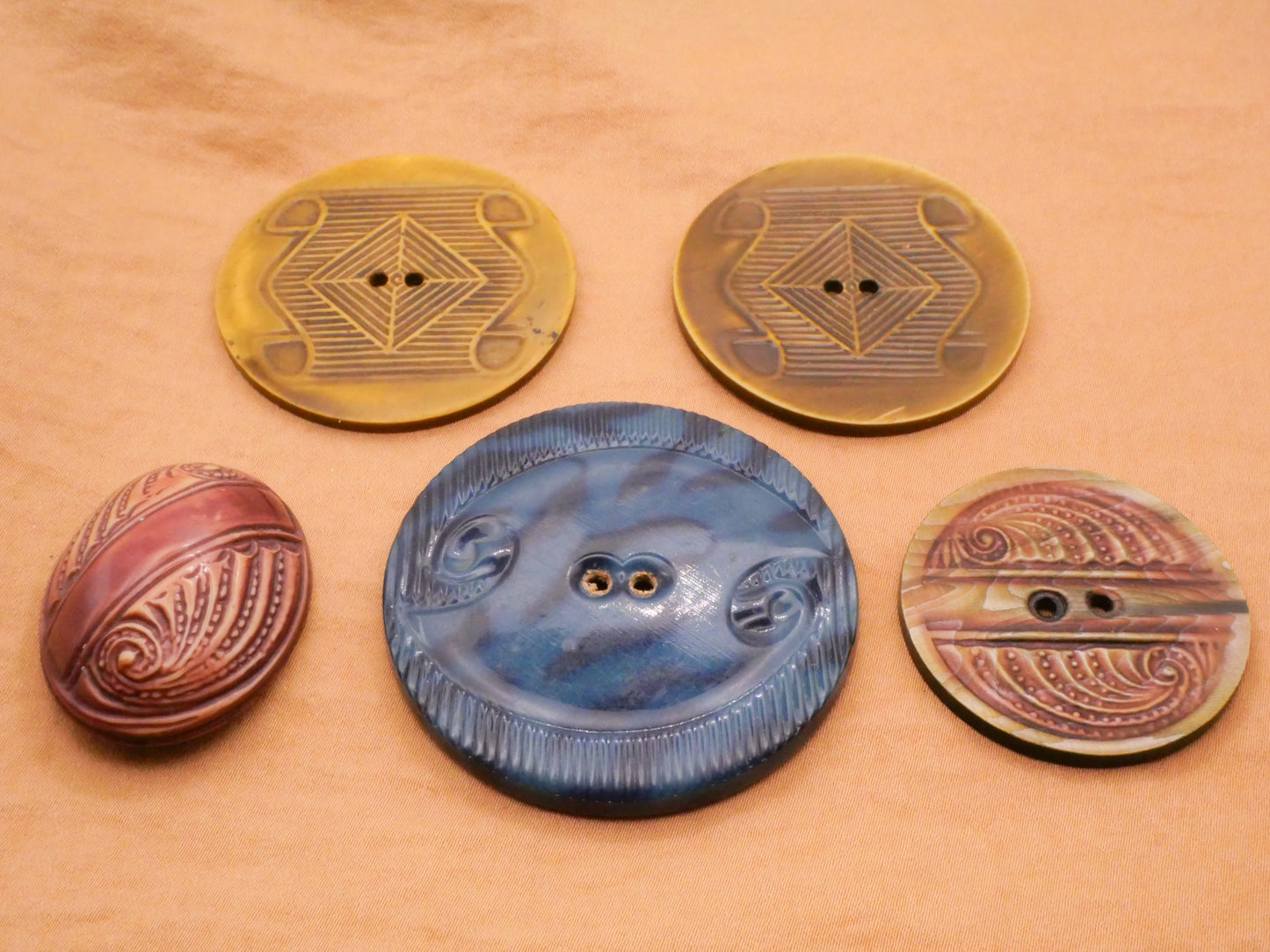 Scroll Design Celluloid Early Plastic Button Various 27-51mm