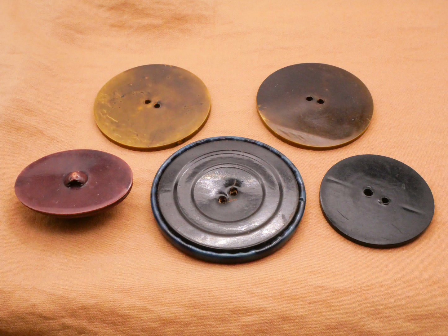 Scroll Design Celluloid Early Plastic Button Various 27-51mm