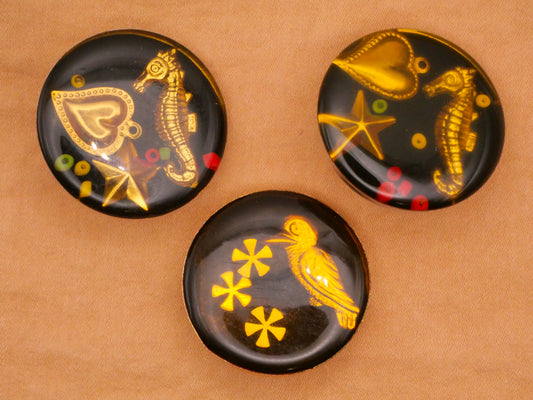 Junque Seahorse or Bird Nautical Vintage Button Various 28-29mm