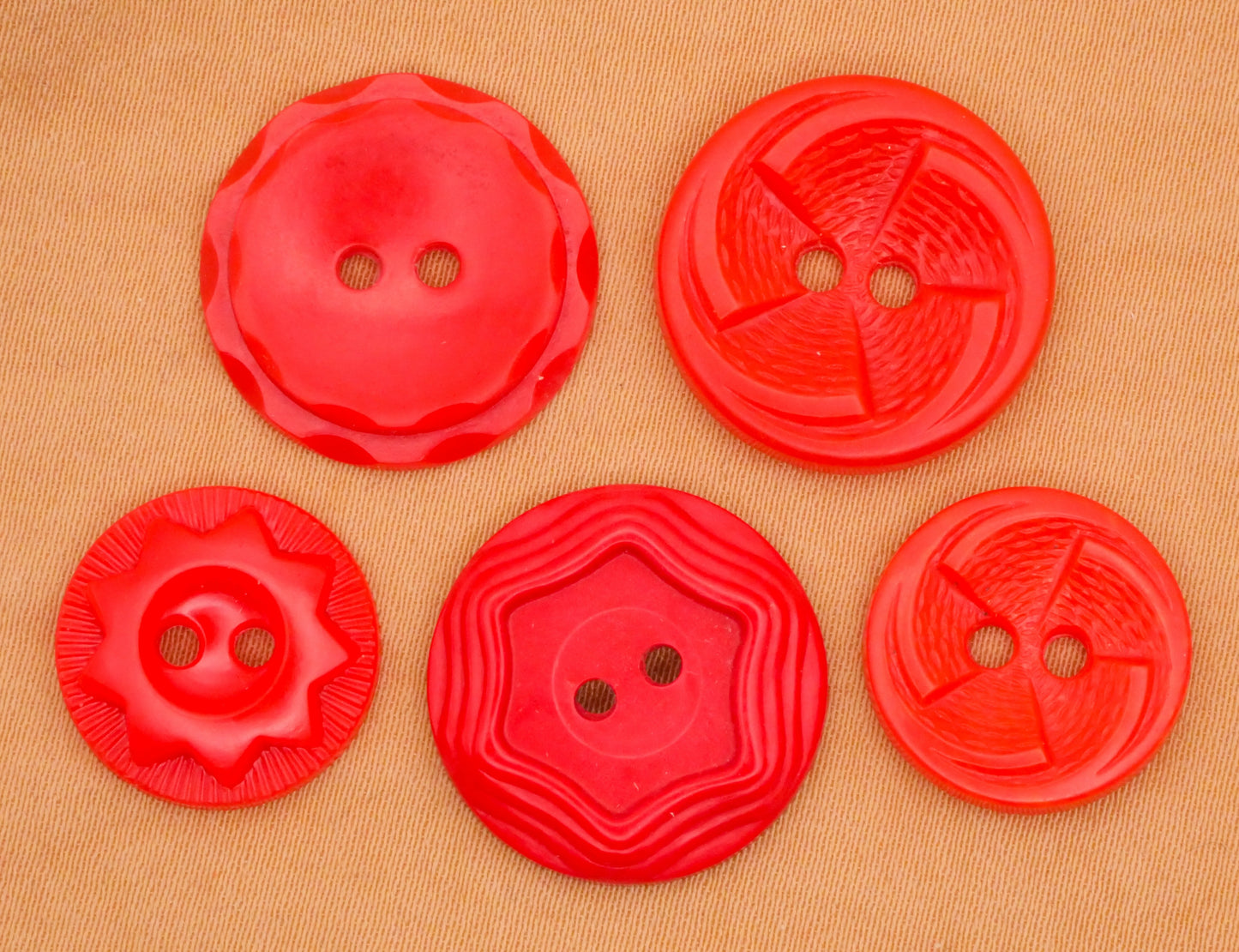 Red Housecoat Vintage Plastic Button Various 15-19mm
