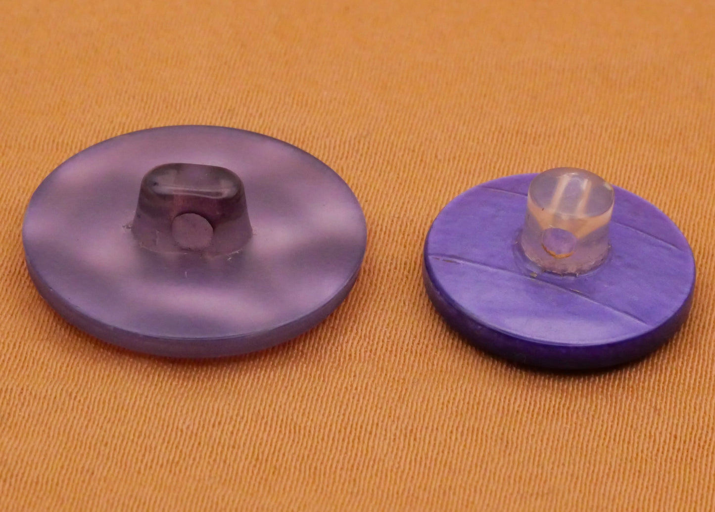 Purple Design In Plastic Vintage Plastic Button Various 15-19mm