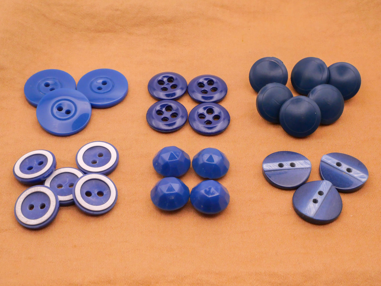 Blue Vintage Plastic Set of Buttons Various 13-18mm