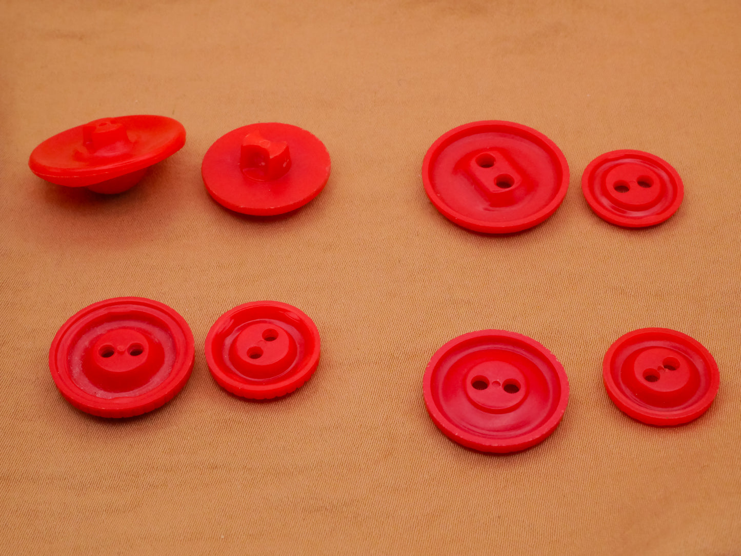 Red Mother Daughter Housecoat Pair of Buttons Various 15-23mm