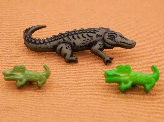 Alligator Crocodile Vintage Plastic Button Various 6-32mm