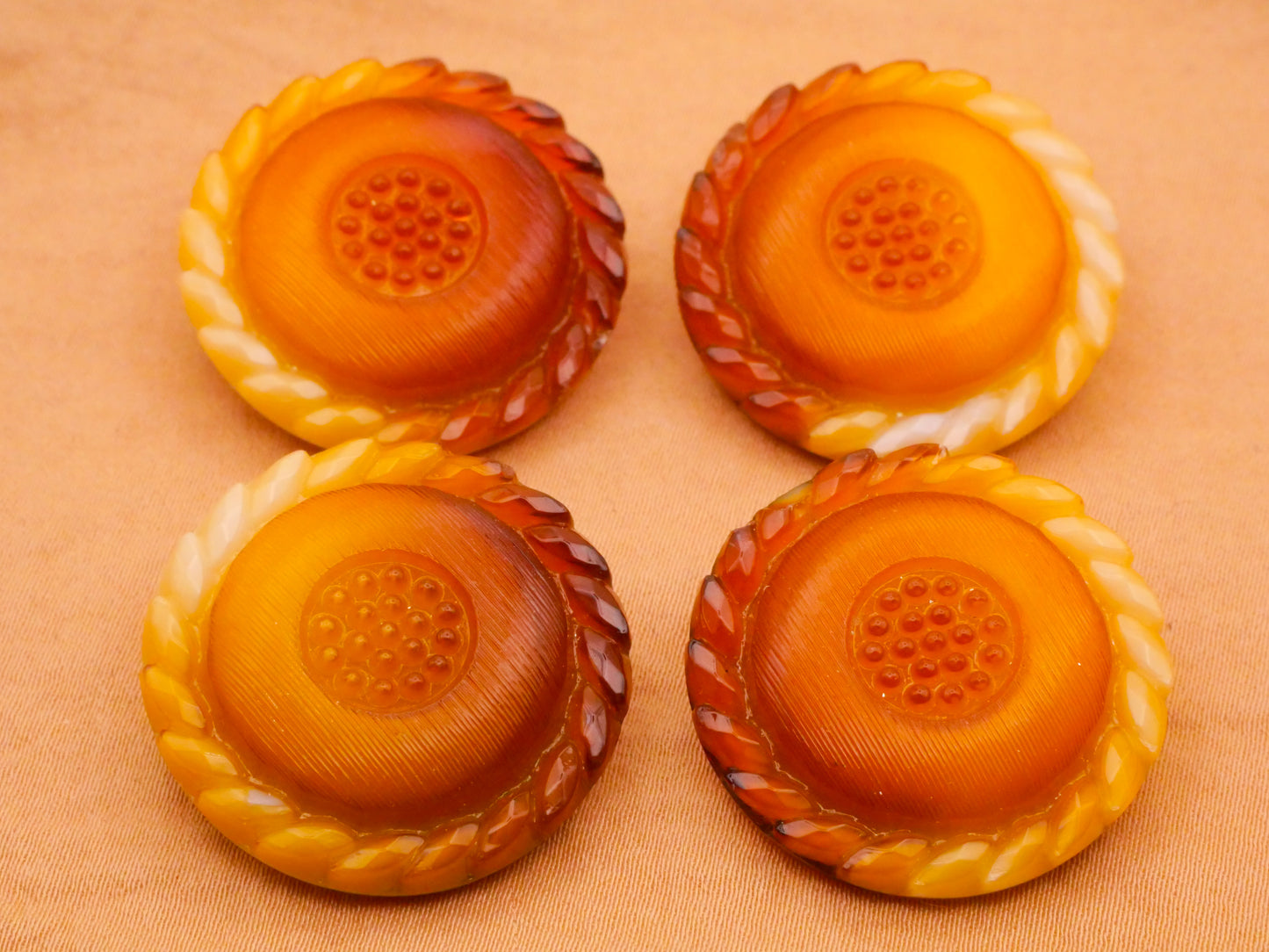 Dip Dye Look Amber Caramel Rope Edge Vintage Glass Button Various 27mm