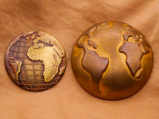 Earth Globe Vintage Brass Look Metal Button Various 29-38mm