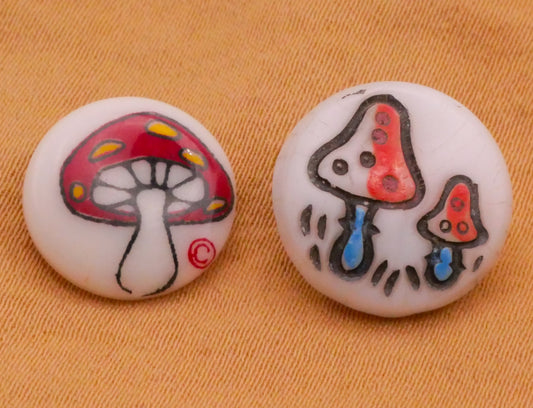 Mushroom Fungus Red Top Vintage Button Various 12-14mm