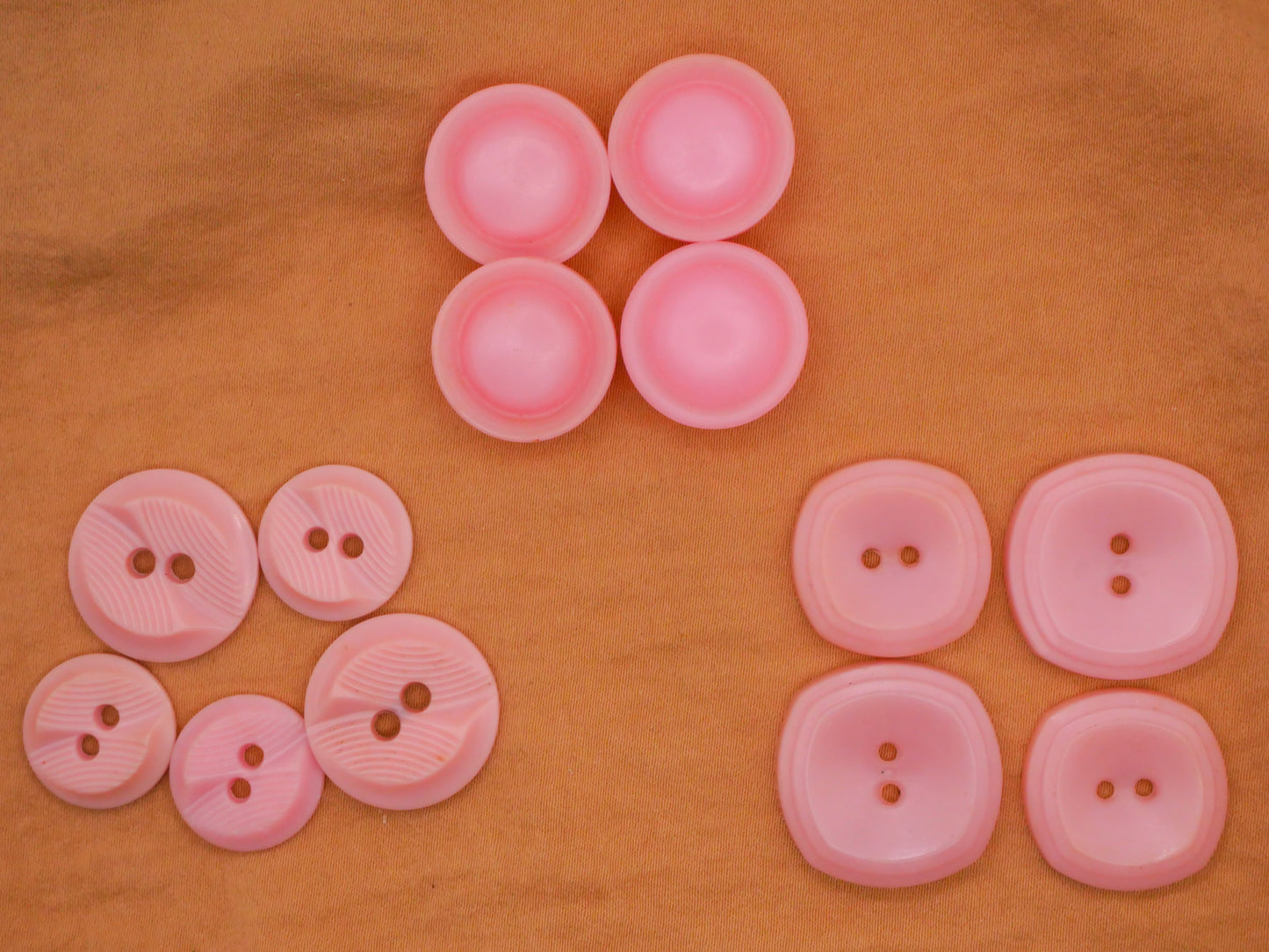 Pale Pink Vintage Housecoat Plastic Set of Buttons Various 15-22mm