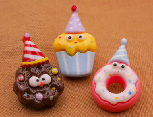 Party Food Desserts Plastic Assorted Set of Three Plastic Buttons 18-27mm