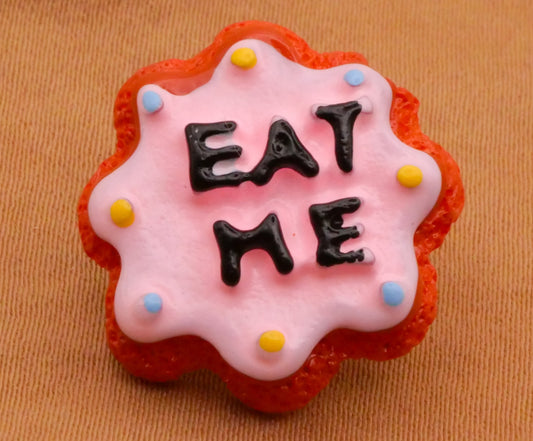 Eat Me Cookie Alice in Wonderland Verbal Plastic Button 21mm