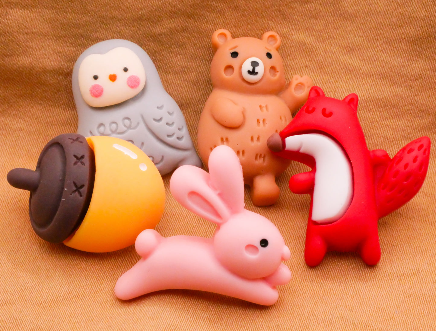 Woodland Flora Fauna Animals Plastic Assorted Set of Five Buttons 16-27mm