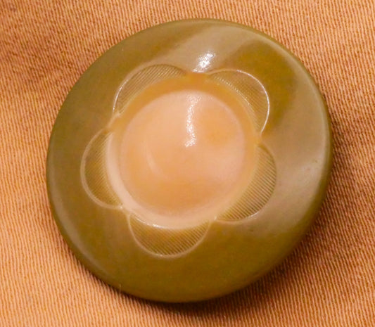 Flower Daisy Olive Green Vegetable Ivory Tagua Nut Vintage Button 23mm