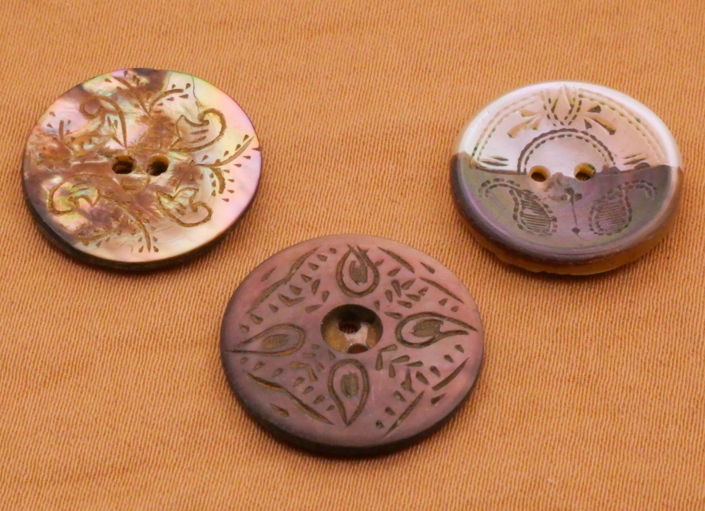 Paisley Etched Mother of Pearl Shell Sew-Thru Button Various 16-18mm