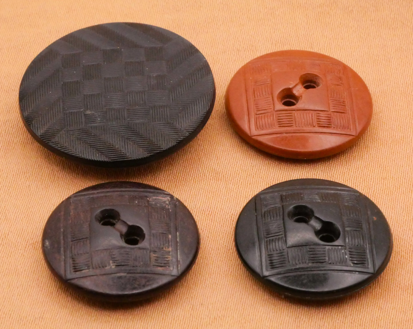 Checkerboard Design Vintage Button Various 19-25mm