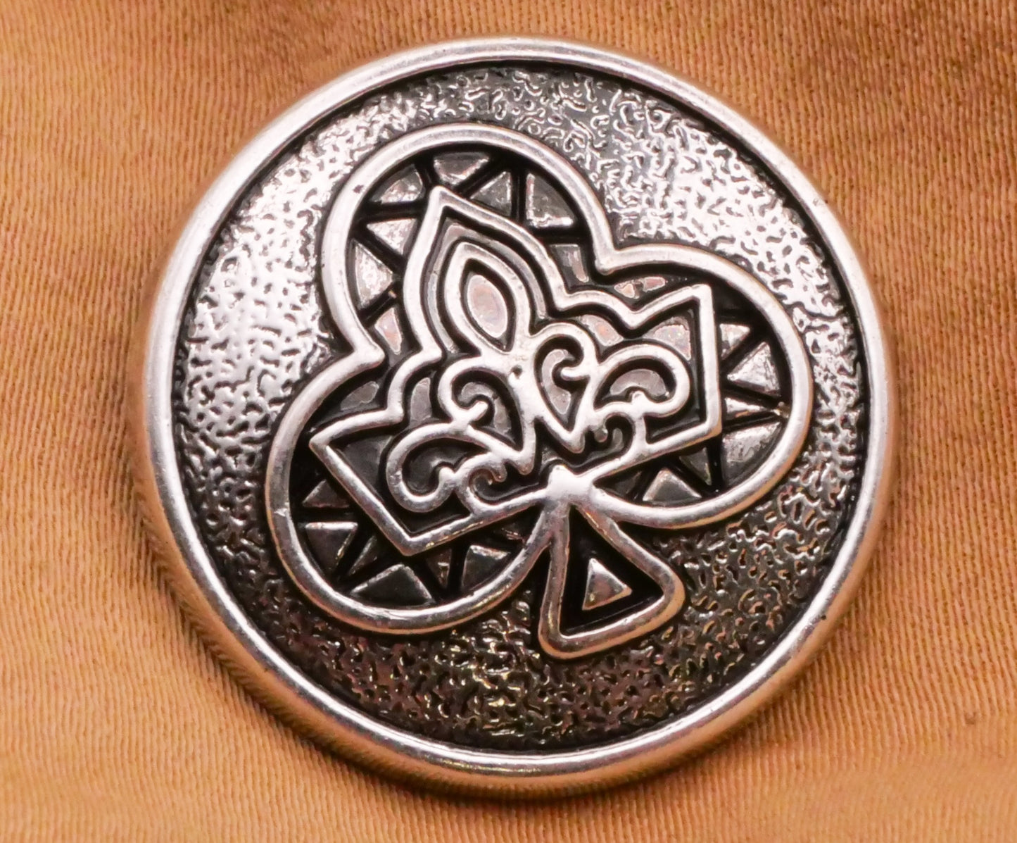 Club Clover Crown Royalty Antiqued Silver Metal Button 24mm
