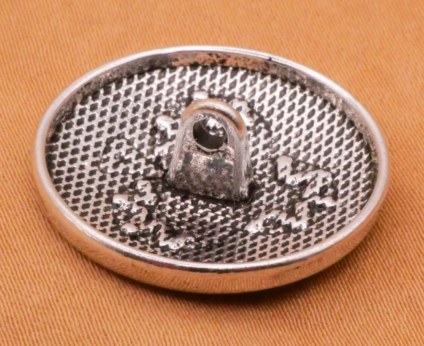 Club Clover Crown Royalty Antiqued Silver Metal Button 24mm