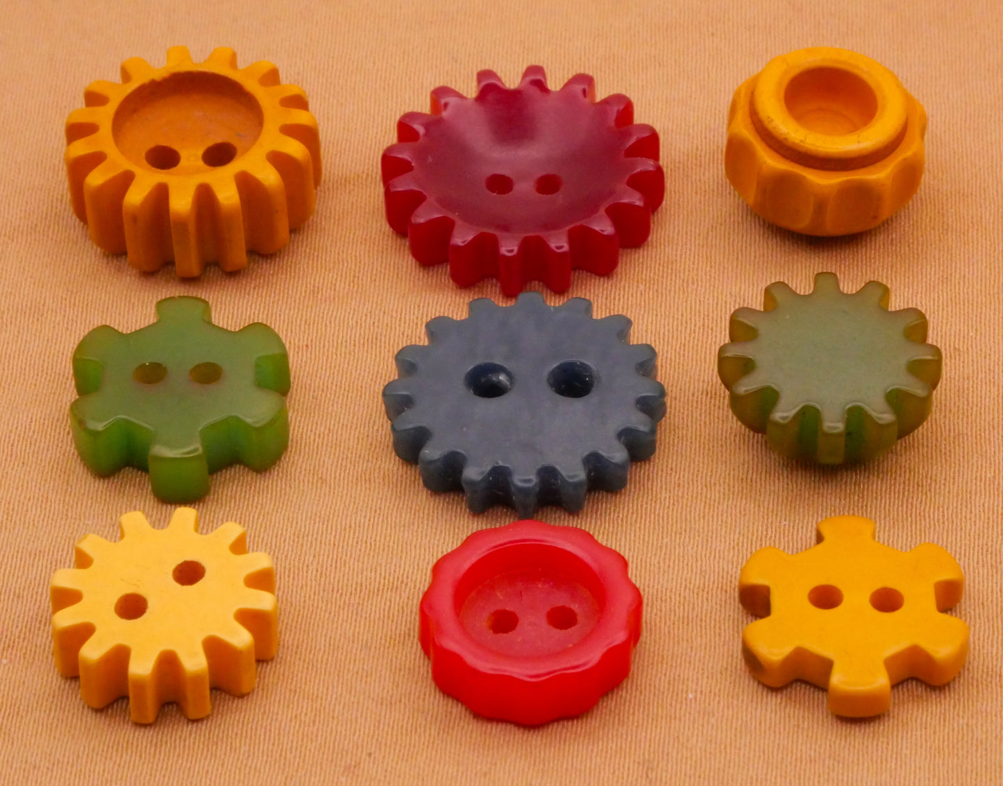 Gear Spokes Bakelite Early Plastic Vintage Button Various 12-17mm