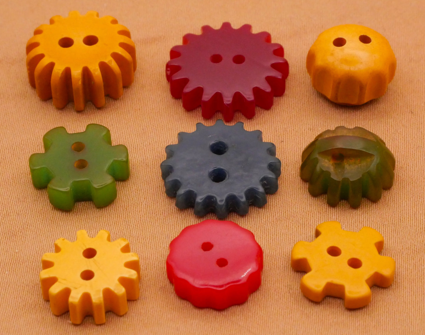 Gear Spokes Bakelite Early Plastic Vintage Button Various 12-17mm