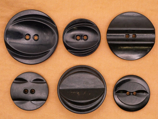 Sculptural Ridge Black Plastic Button Various 22-33mm