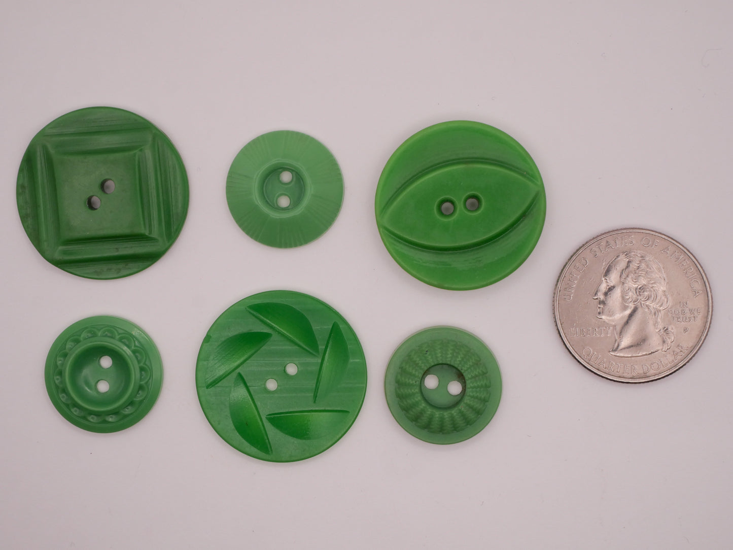 Kelly Green Vintage Plastic Button Various 19-27mm