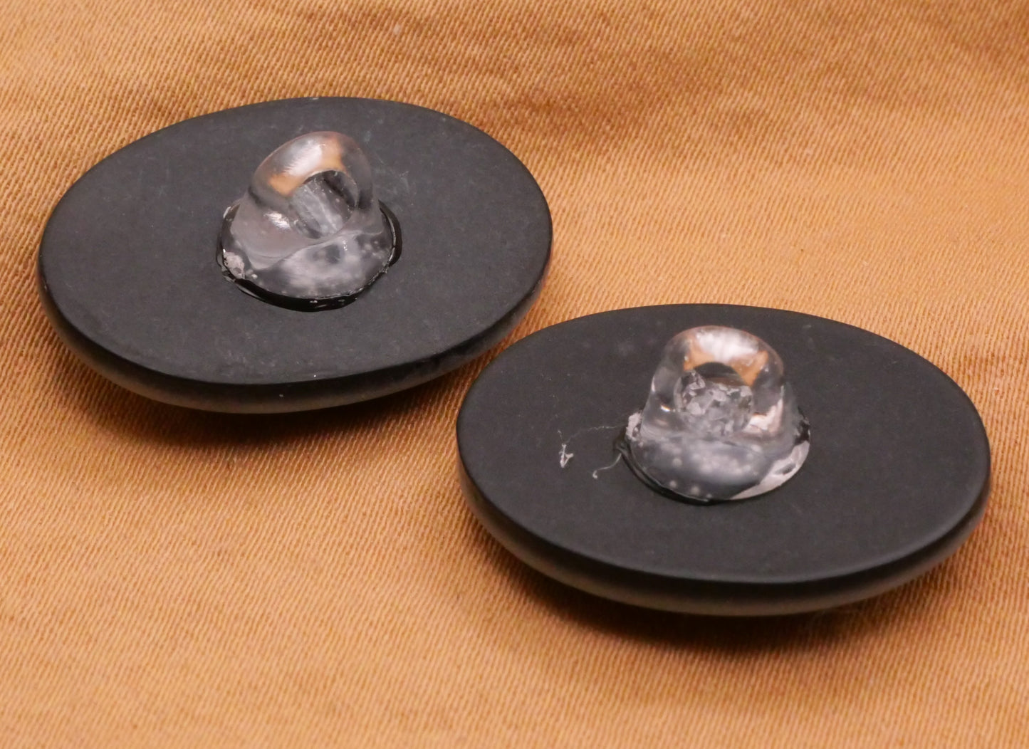 Cameo Skeleton Skull Couple Resin Plastic Pair of Buttons 18x24mm