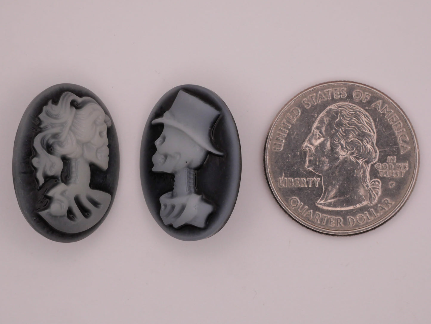 Cameo Skeleton Skull Couple Resin Plastic Pair of Buttons 18x24mm