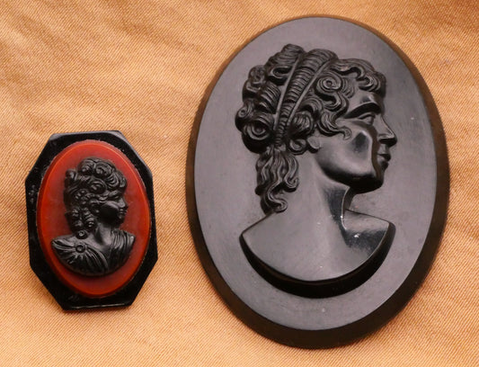 Cameo Lady Portrait Vintage Plastic Button Various 14-40mm