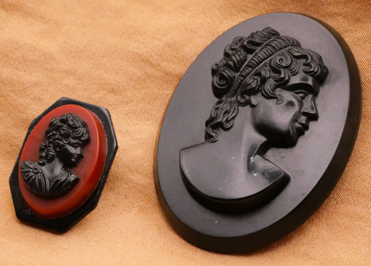 Cameo Lady Portrait Vintage Plastic Button Various 14-40mm