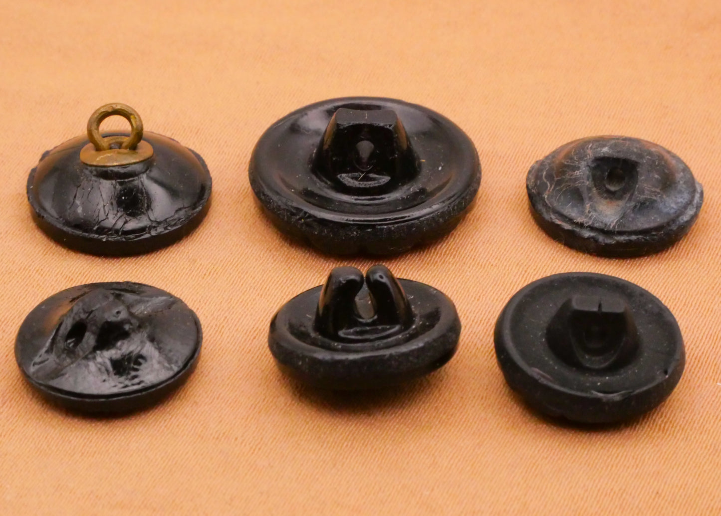 Swirl Design Black Glass Button Various 13-18mm