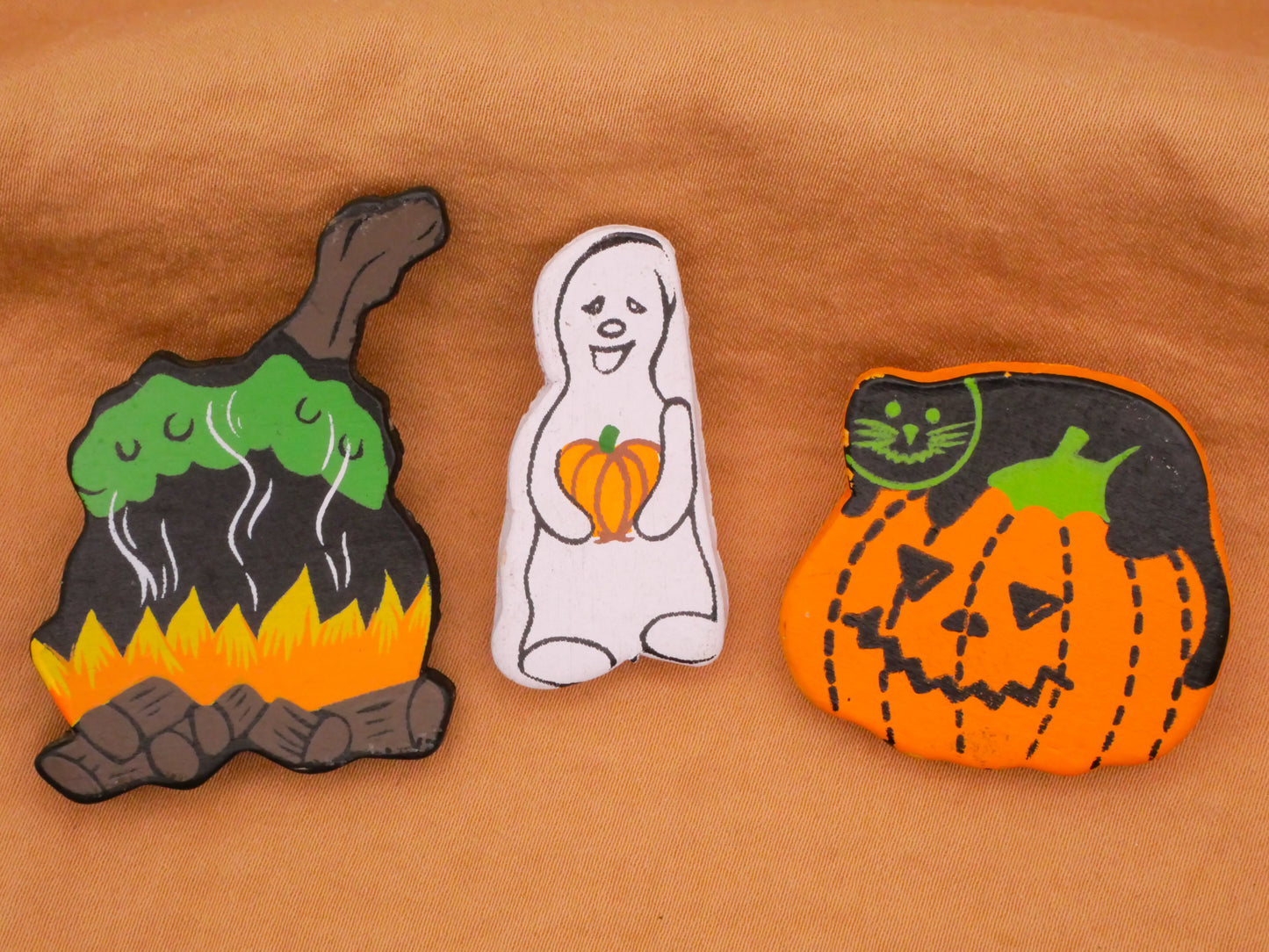 Halloween Cauldron Ghost or Jack-O-Lantern Wood Button Various 18-42mm