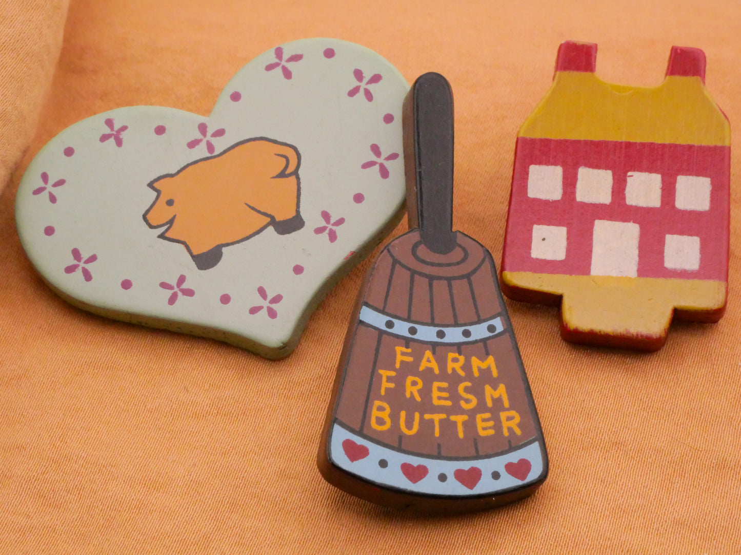 Farmhouse Style Wood Button Pig Butter or House Various 23-49mm
