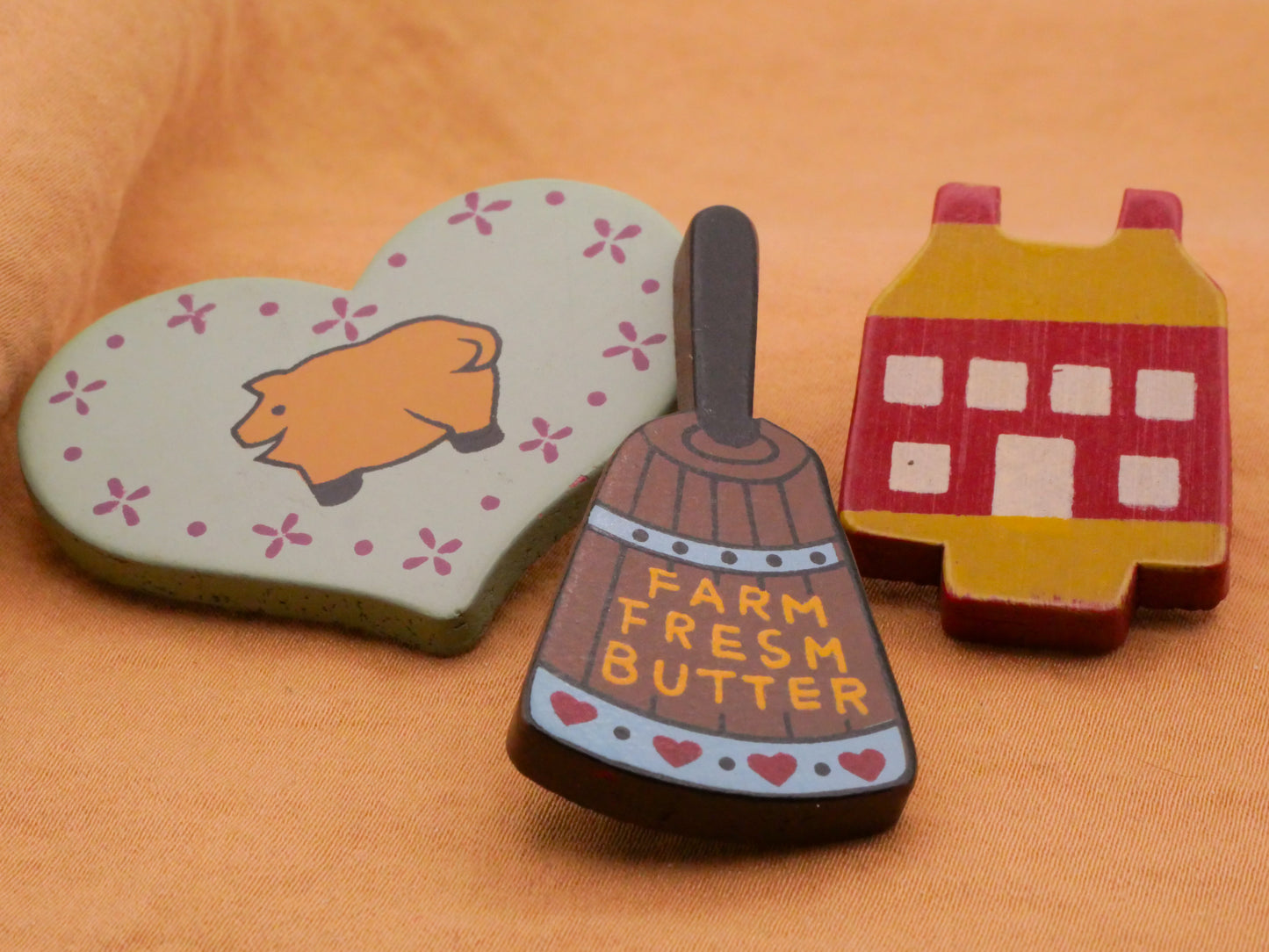 Farmhouse Style Wood Button Pig Butter or House Various 23-49mm