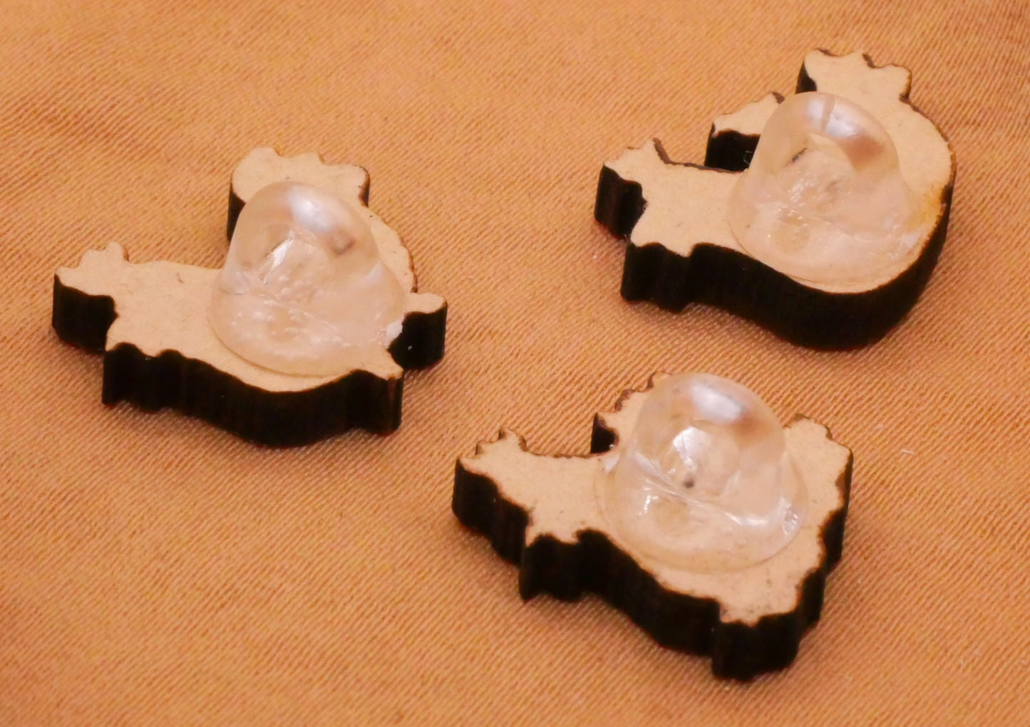 Chicken Farm Wood Set of Three Buttons 12-17mm