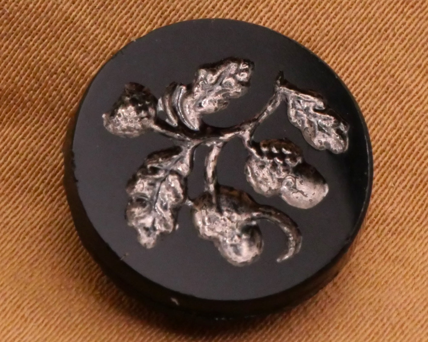 Acorn Oak Leaf Black Glass Button Various 16-27mm