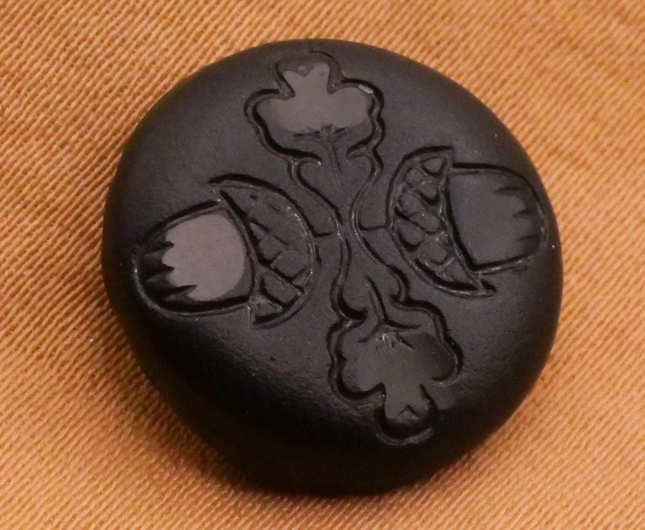 Acorn Oak Leaf Black Glass Button Various 16-27mm