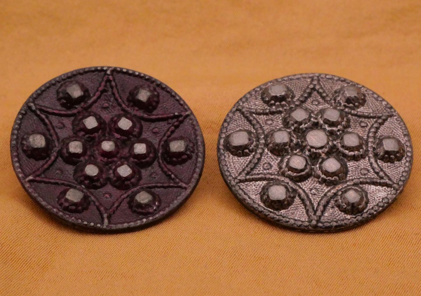 Star Sun Antique Pewter Button Various 25mm