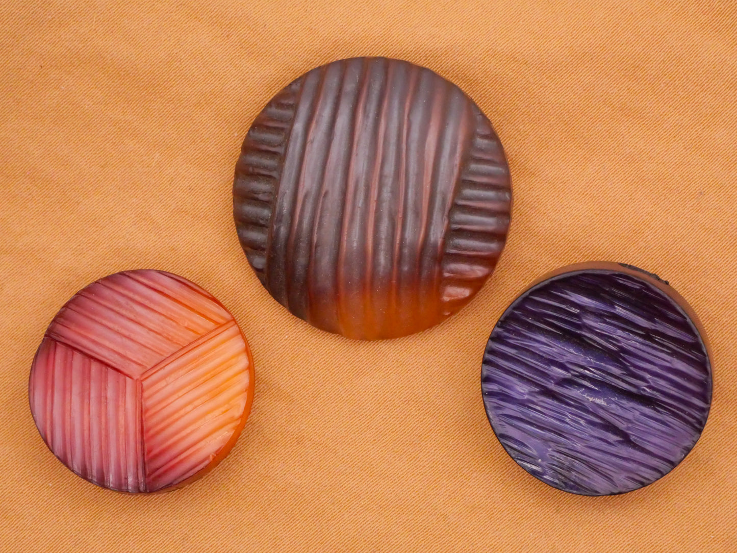 Ridge Design Purple Tone Vintage Plastic Button Various 22-28mm