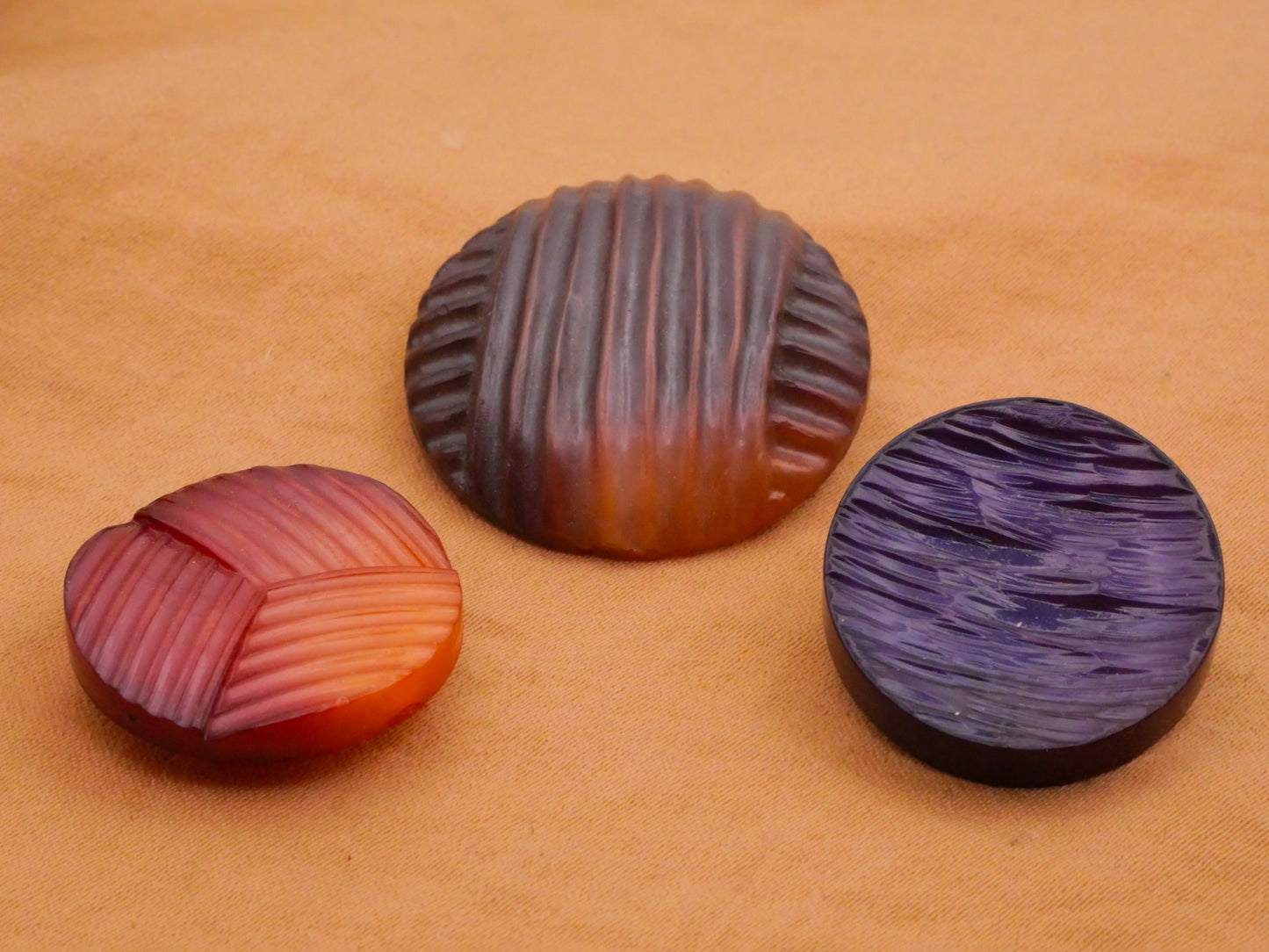 Ridge Design Purple Tone Vintage Plastic Button Various 22-28mm