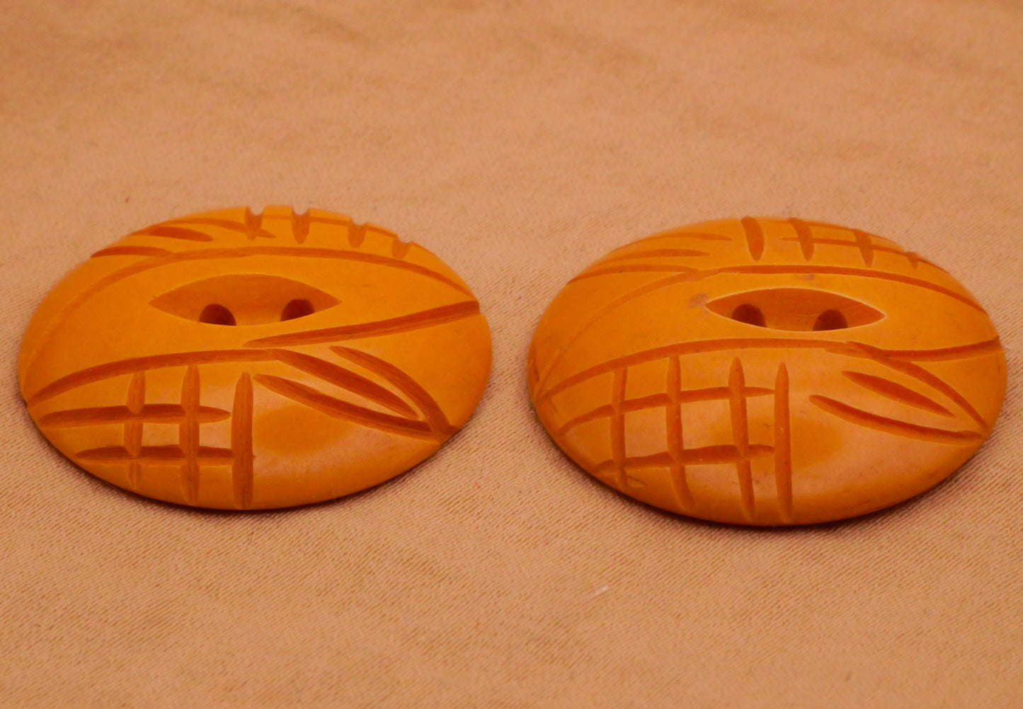 Leaf Basketweave Carved Butterscotch Bakelite Early Plastic Button Various 28mm