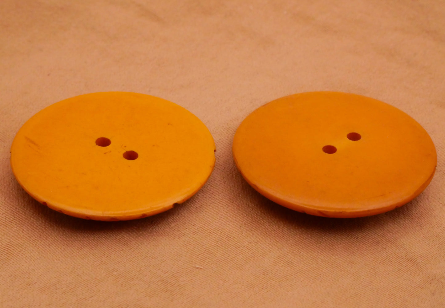Leaf Basketweave Carved Butterscotch Bakelite Early Plastic Button Various 28mm