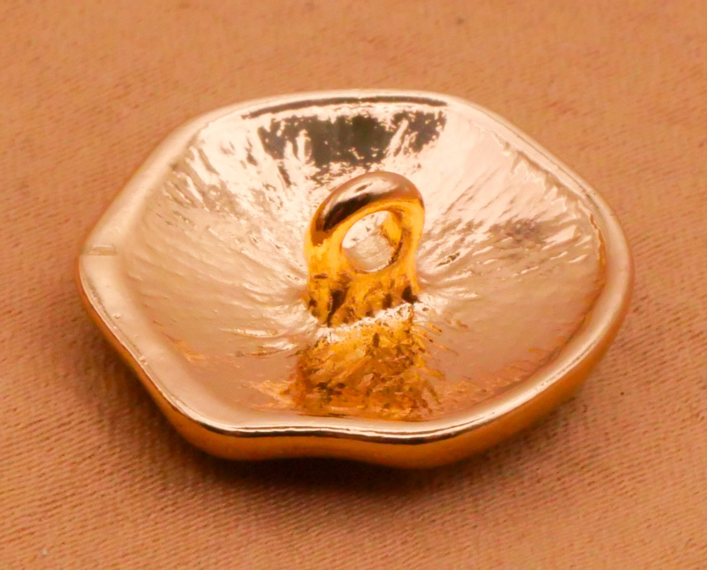 Leaf Wax Seal Look Shiny Gold Metal Button 19x20mm